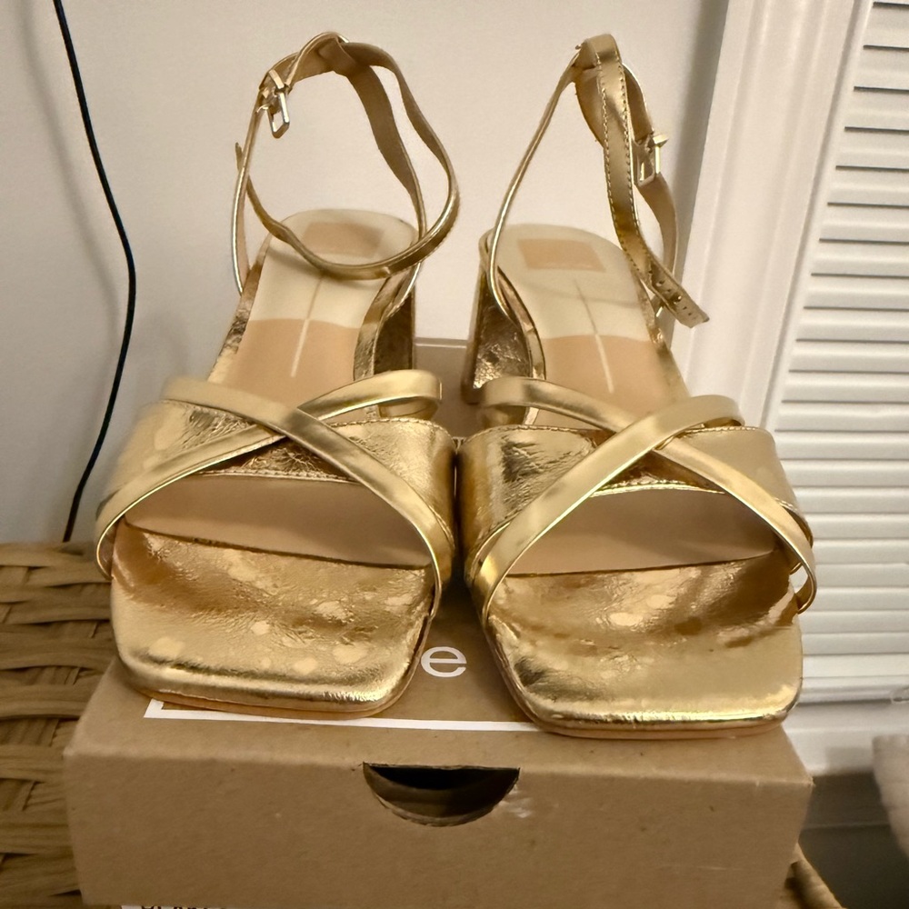 NWT Dolce Vita Gold Heels
